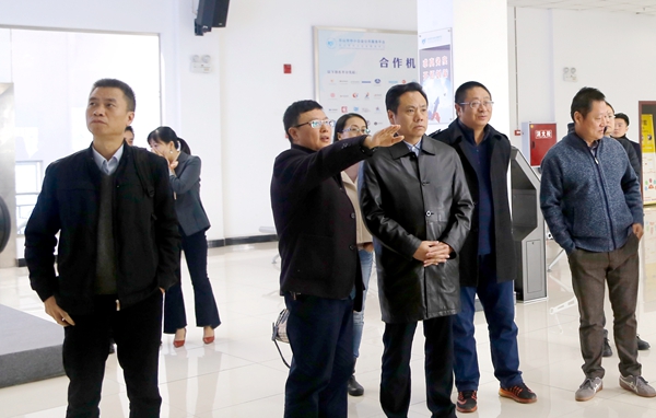 市政府秘书长肖瑶伦一行调研乐山市中小企业服务中心