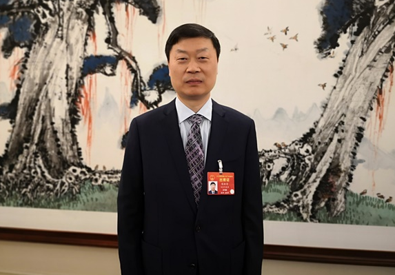 两会专访丨全国人大代表、四川省经信厅厅长陈新有：工业互联网平台落地需要解决数据、模型和应用三方面问题